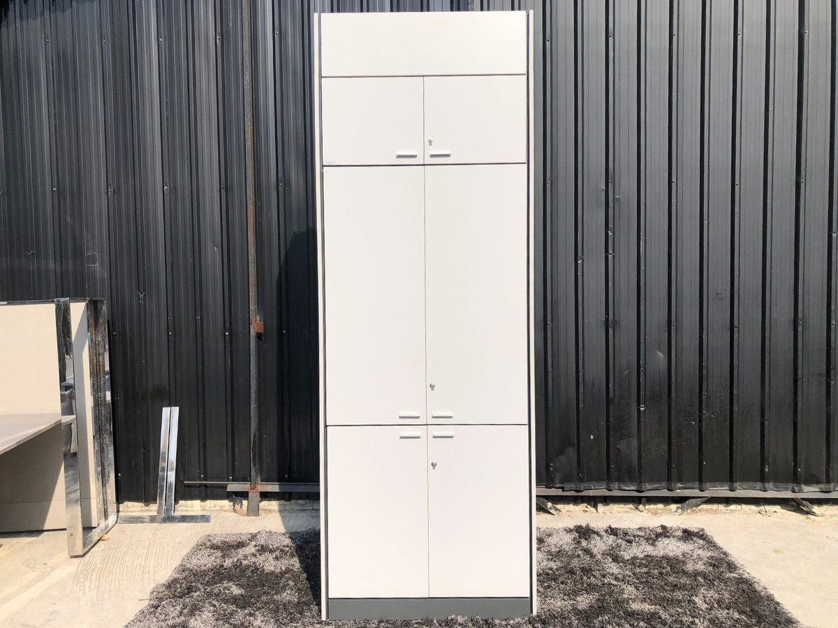 高文件柜, 木框架, 浅灰色