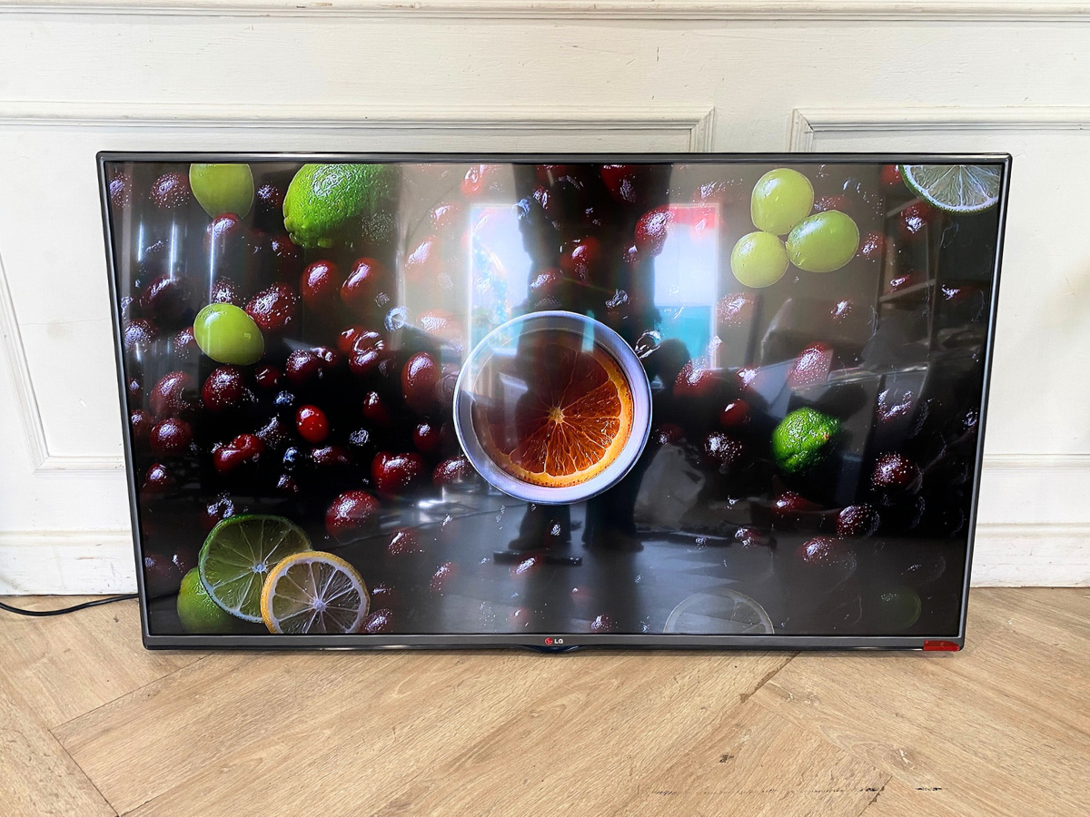 TV 49 นิ้ว  แขวนผนัง  LED ยี่ห้อ LG รุ่น 49LB620T (1)