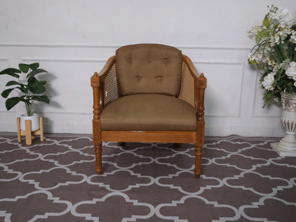 เก้าอี้อาร์มแชร์โครงไม้สัก หลังหวายจริง เบาะผ้าสีน้ำตาล เฟอร์นิเจอร์โรงแรม (1)_8VMDWF0RD1