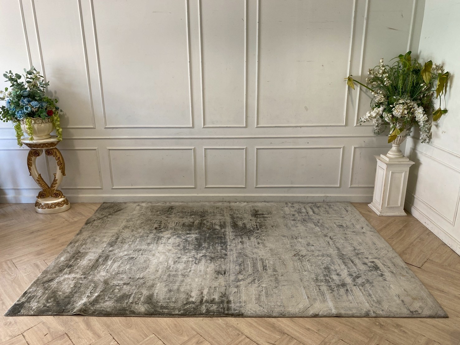 Gray shag rug for living room.