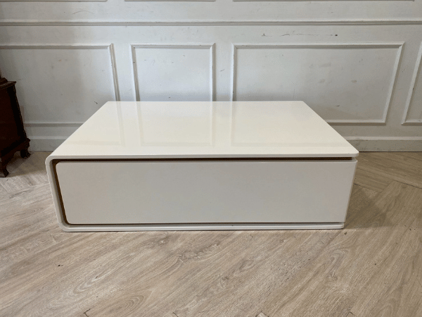 โต๊ะกลางไม้ สีขาว ยี่ห้อ Modernform (1)