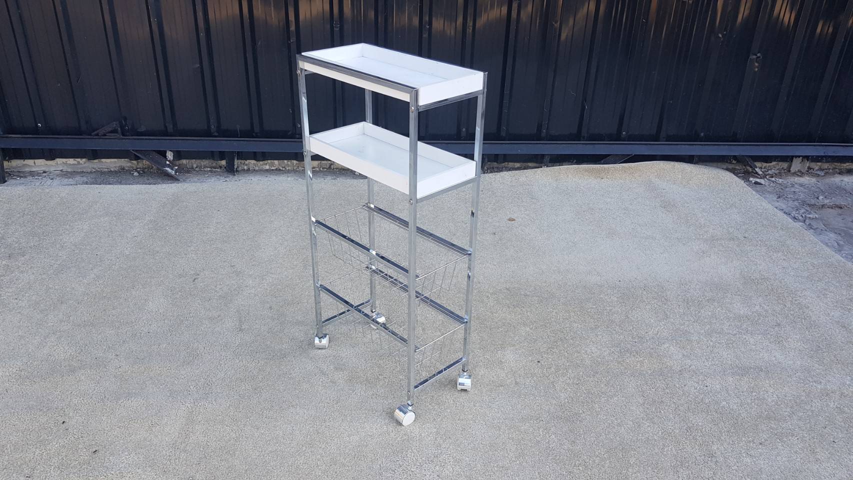 ชั้นวางของ 4 ชั้น ขาเหล็ก ล้อเลื่อน สีขาว (3)