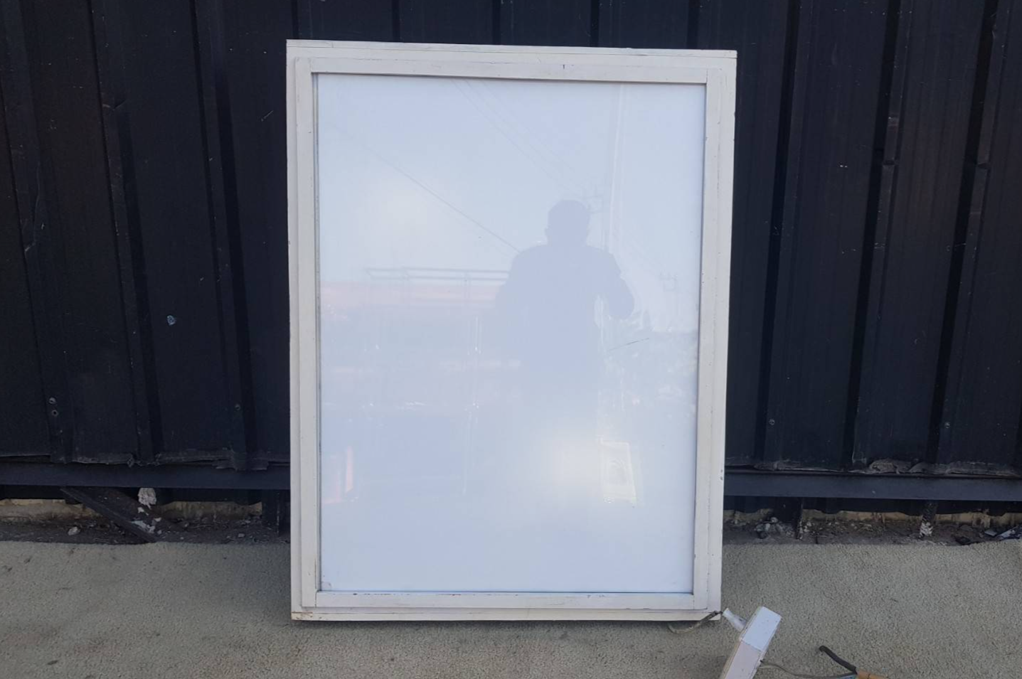 ป้ายกล่องไฟ ป้ายตู้ไฟ กระจก สีขาว  (4)