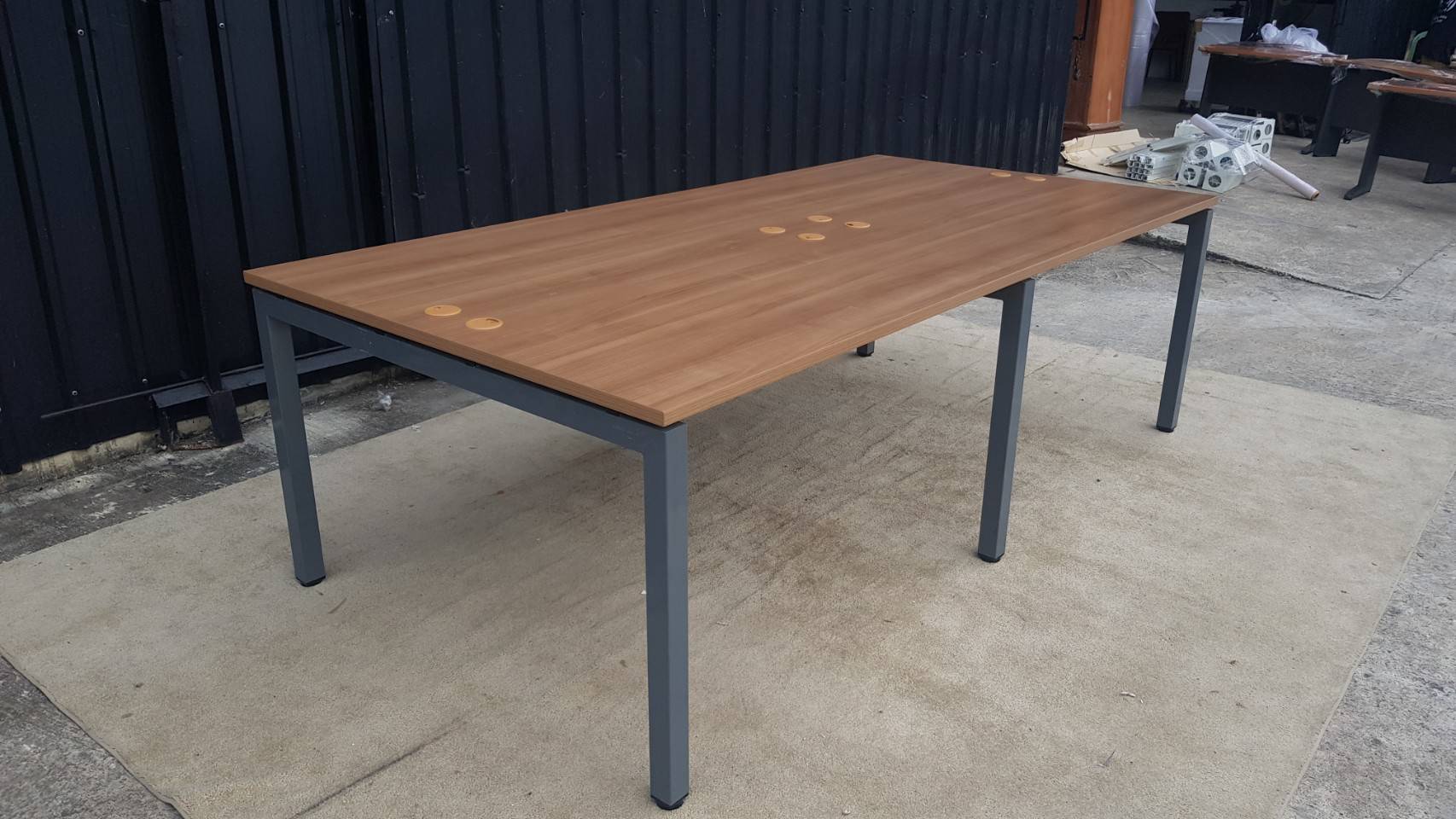 โต๊ะประชุม 4 ที่นั่ง ท็อปไม้ MDF ขาเหล็ก สีเทา  (1)