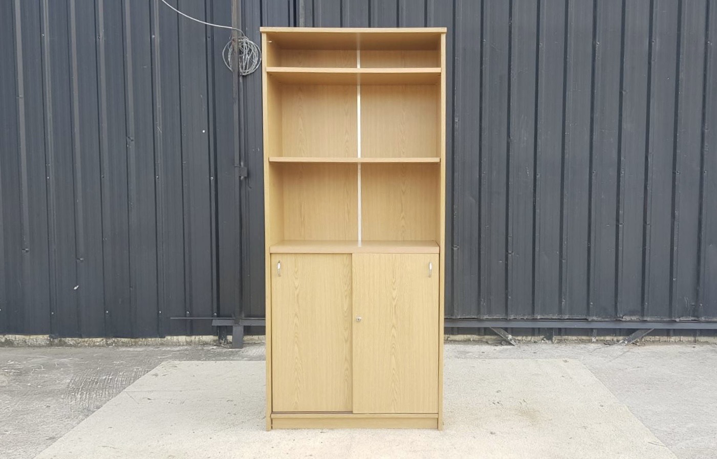 ตู้เอกสารไม้ 2 บานเลื่อน 3 ช่องวางของ (2)