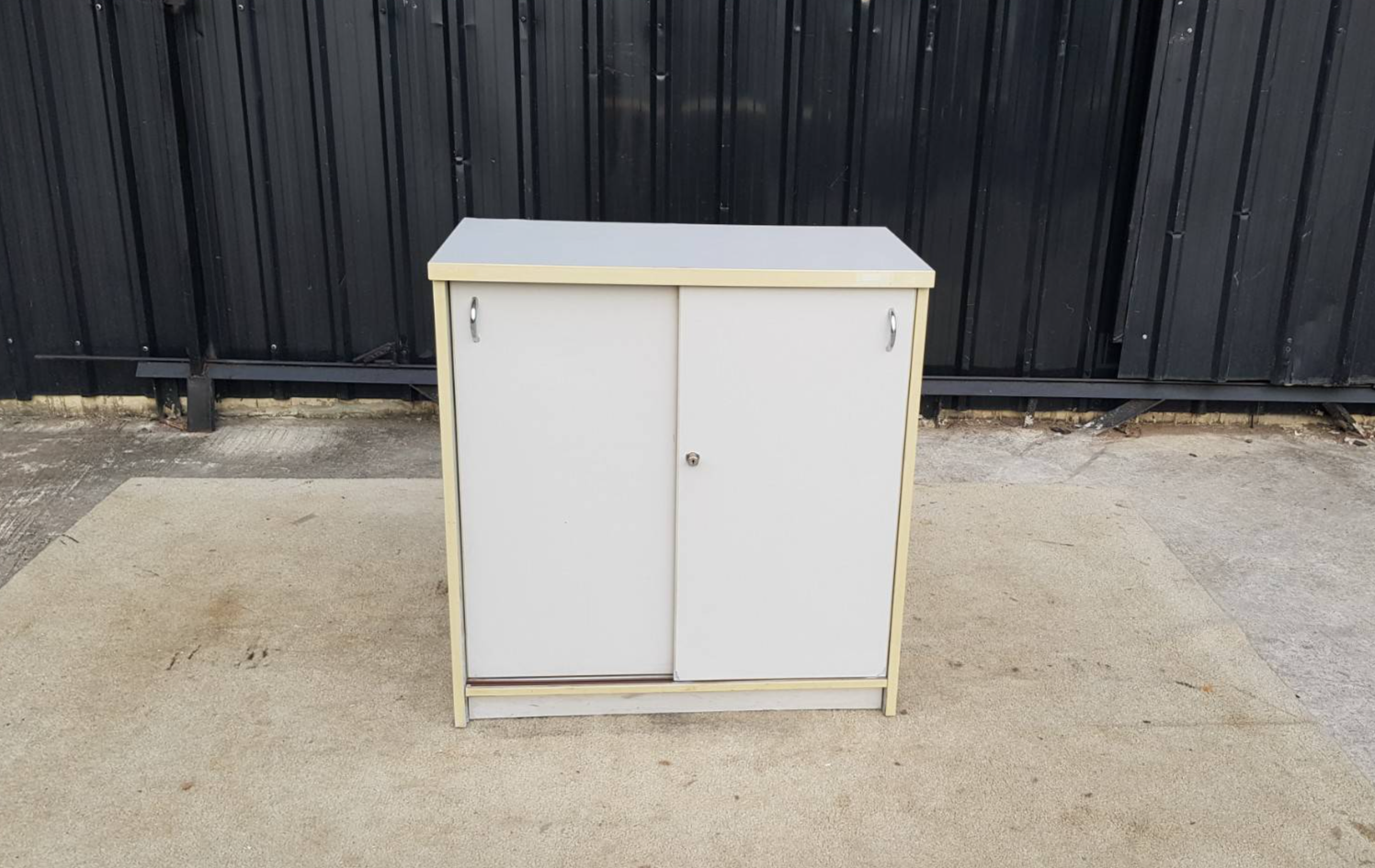 ตู้เอกสาร 2 บานเลื่อน โครงไม้ สีขาว (2)