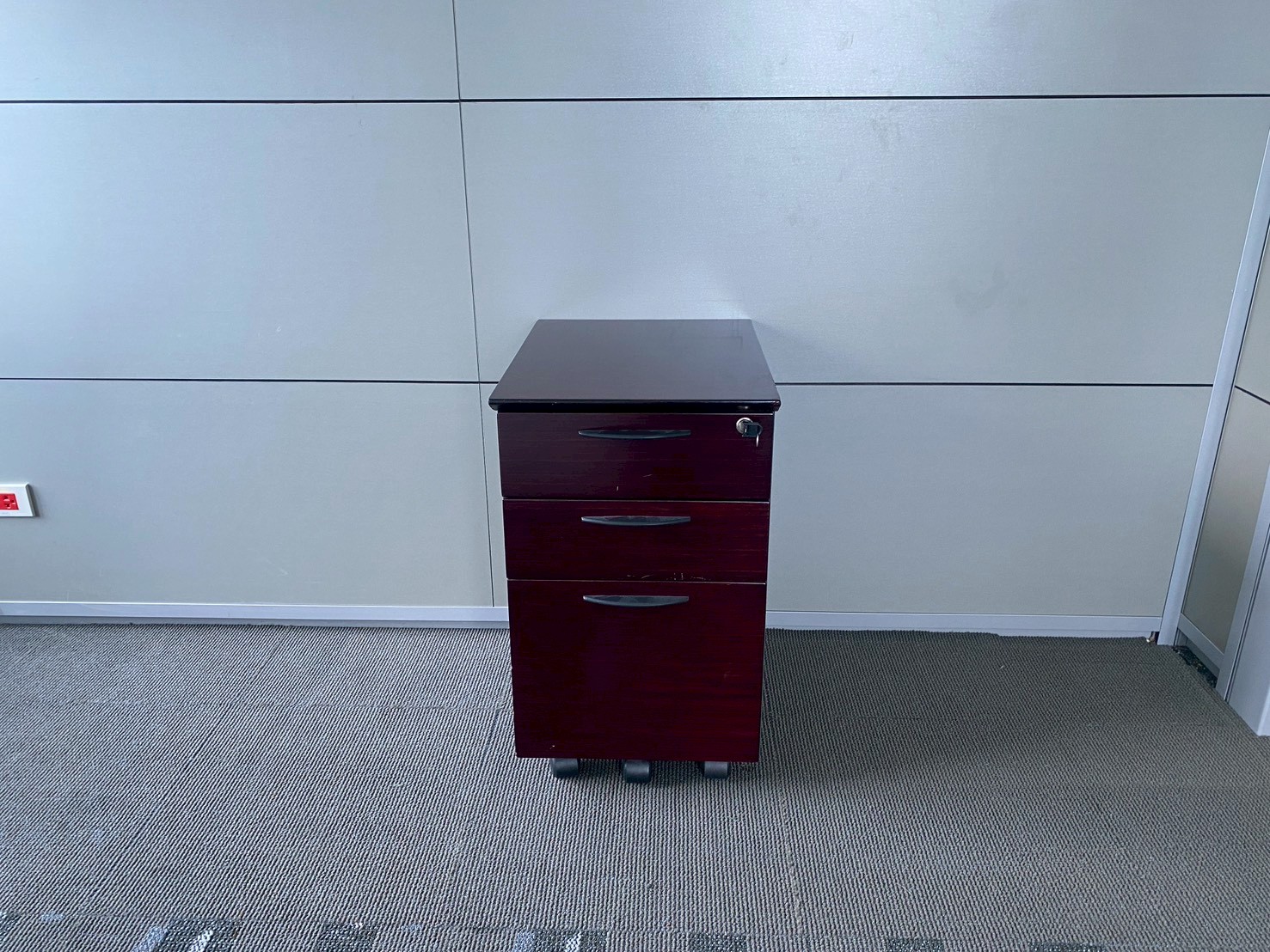 ตู้เอกสาร ตู้โมบาย 3 ลิ้นชัก ล้อเลื่อน สีน้ำตาลเข้ม (1)