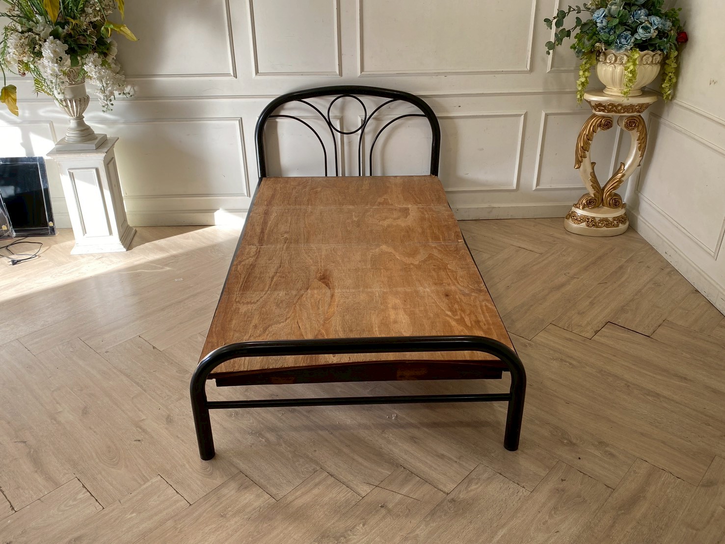 เตียง 3.5 ฟุต โครงเหล็ก สีดำ (1)