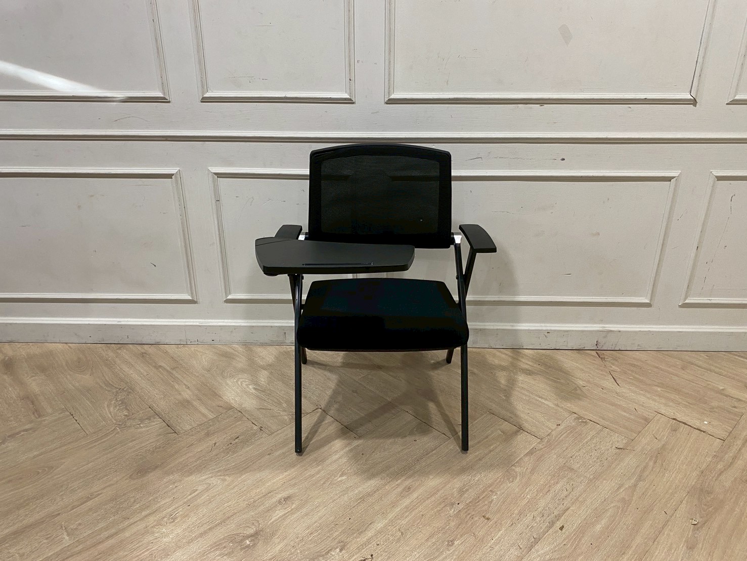 เก้าอี้เลคเชอร์ ขาเหล็ก เบาะผ้า พนักพิงตาข่าย สีดำ(1)