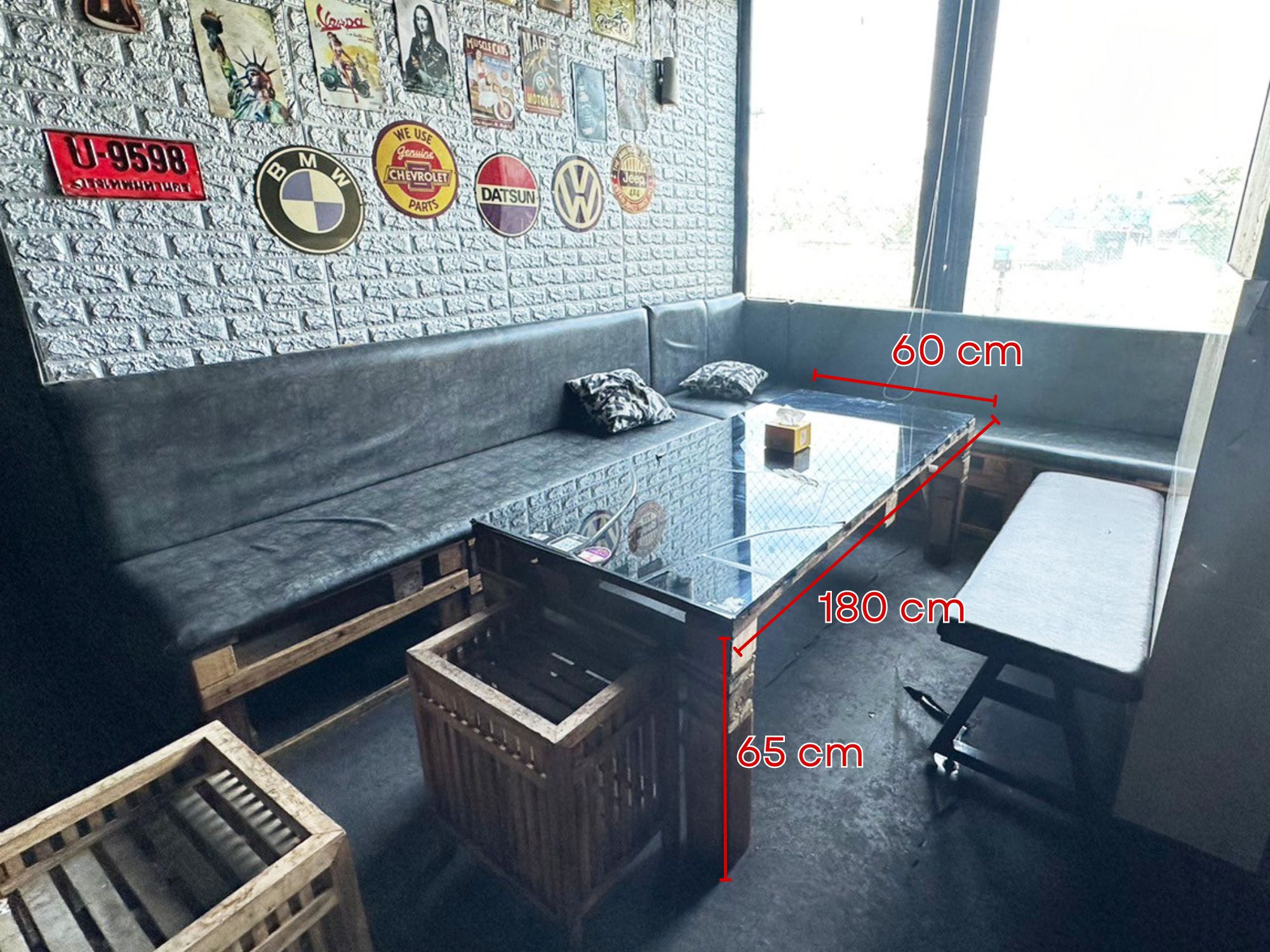 โต๊ะกาแฟ โต๊ะกลางโซฟา โต๊ะกลาง ขาไม้ ท๊อปกระจกสีดำ โต๊ะร้านบาร์ คาเฟ่ (1)