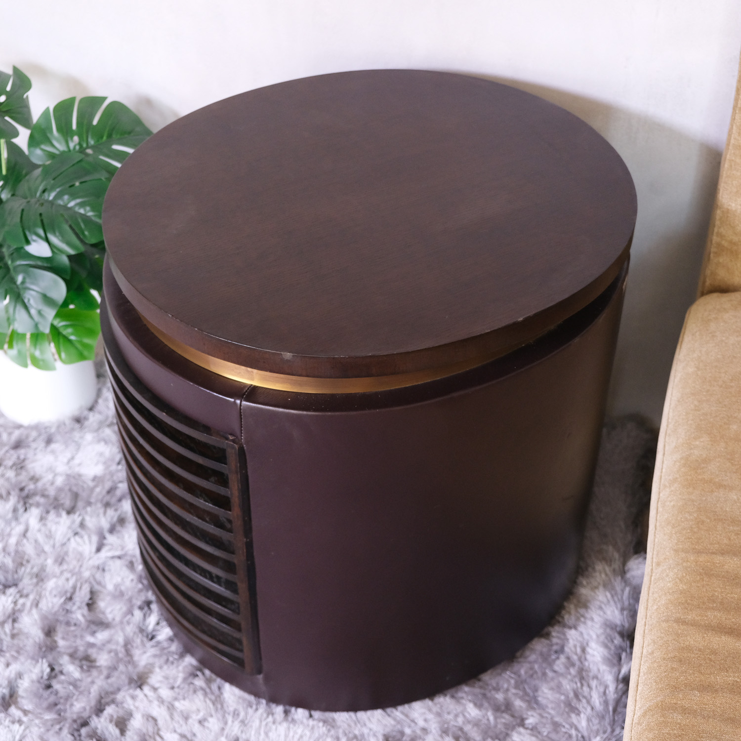 โต๊ะข้างโรงแรม ท๊อปไม้ หุ้มหนังสีน้ำตาล ขอบฝาปิดสีทอง ภายในกว้างเก็บของได้ (14)