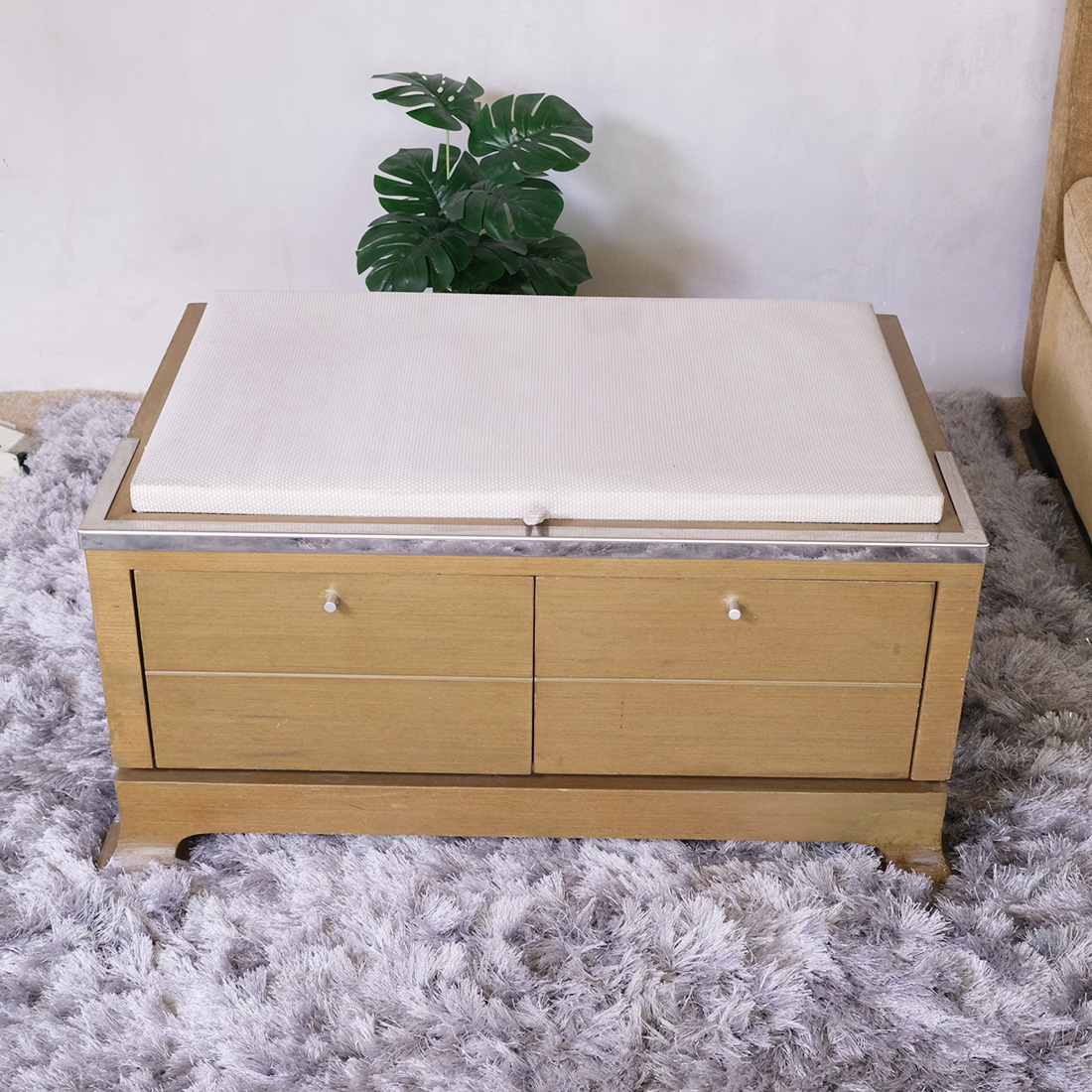 ที่วางกระเป๋าเดินทาง ในโรงแรม ตู้ไม้วางกระเป๋า 2 ลิ้นชัก (97)_GW4LVA29U5