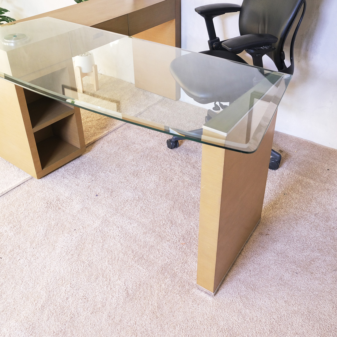 โต๊ะทำงานเข้ามุม L-Shape ท็อปกระจก โต๊ะปรับพับได้ มีลิ้นชักและช่องเก็บของ 167 cm (81)