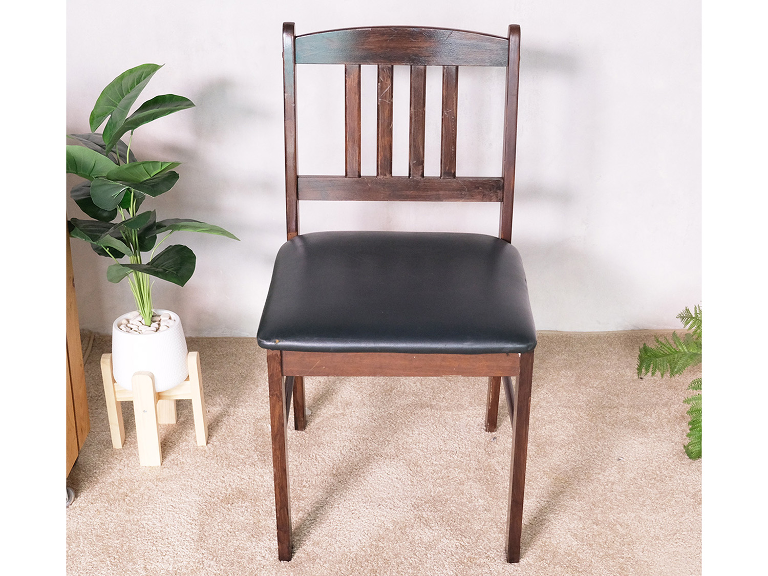 木椅，黑色真皮座椅，框架漂亮。