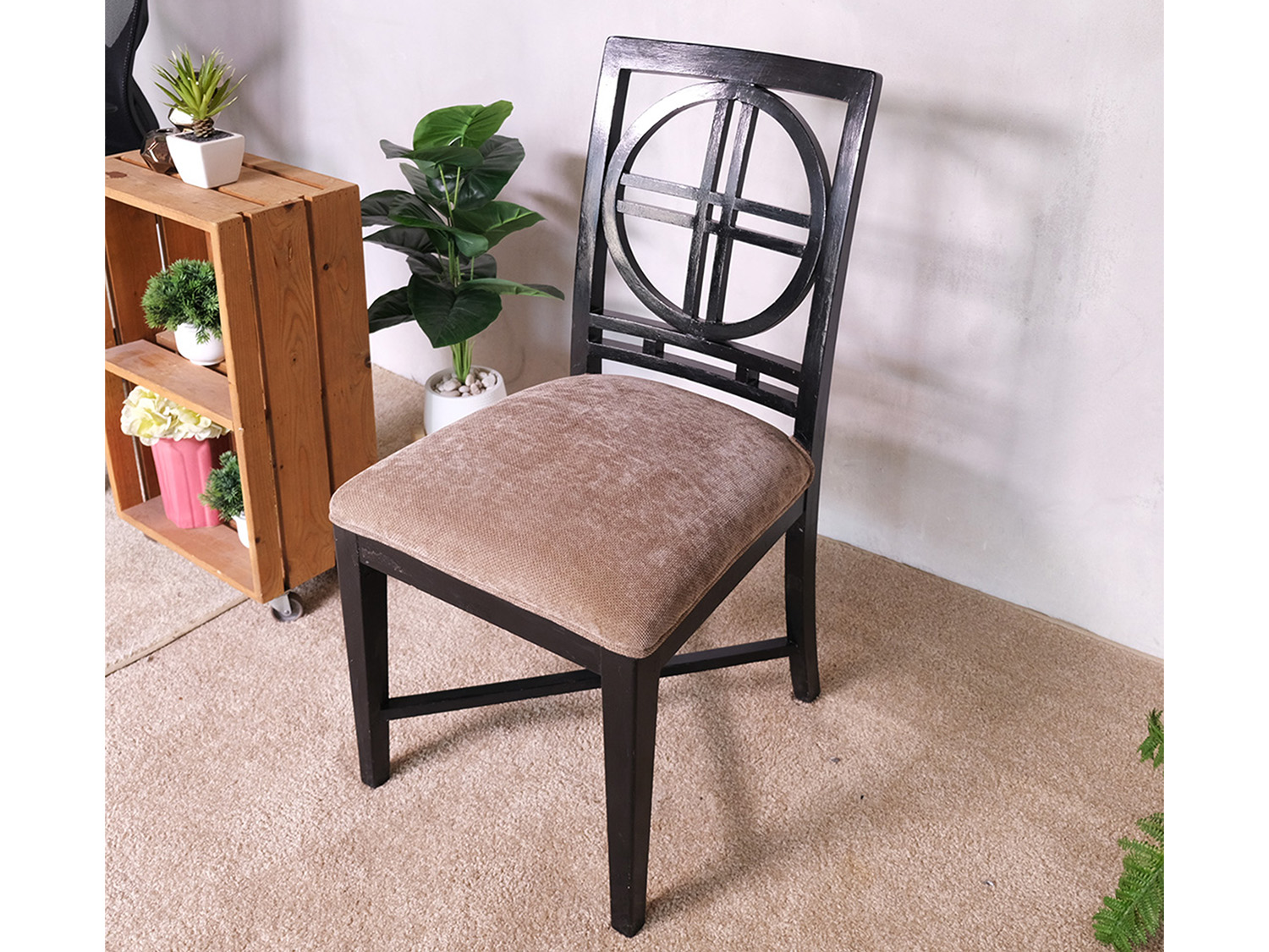 Decorative wooden chair outlet