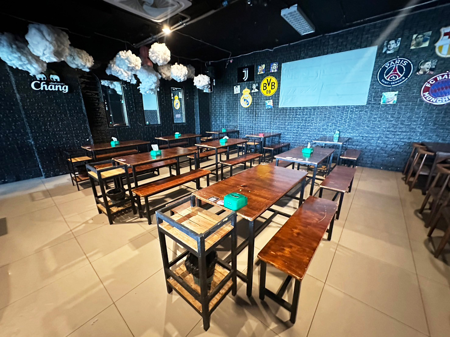 สเตชั่นไม้ร้านอาหาร คาเฟ่  บาร์ สเตชั่นวางเครื่องดื่ม ชั้นวางเครื่องดื่ม โครงเหล็กสีดำ (2)