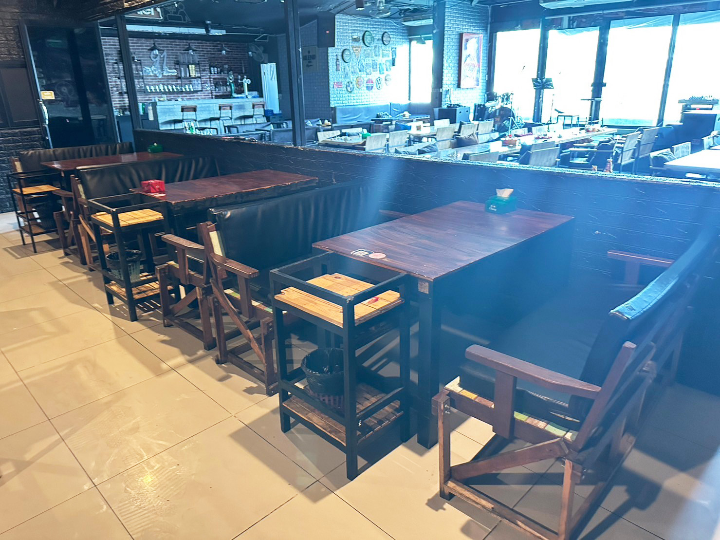 สเตชั่นไม้ร้านอาหาร คาเฟ่  บาร์ สเตชั่นวางเครื่องดื่ม ชั้นวางเครื่องดื่ม โครงเหล็กสีดำ (2)