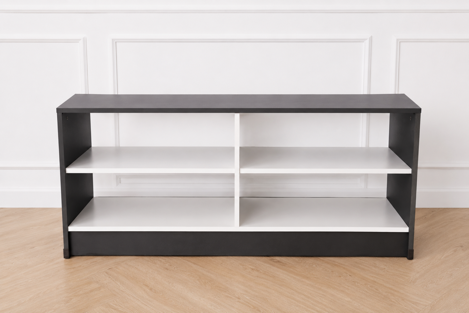 Bookshelf, black and white, wooden frame._VUFISFIZR2