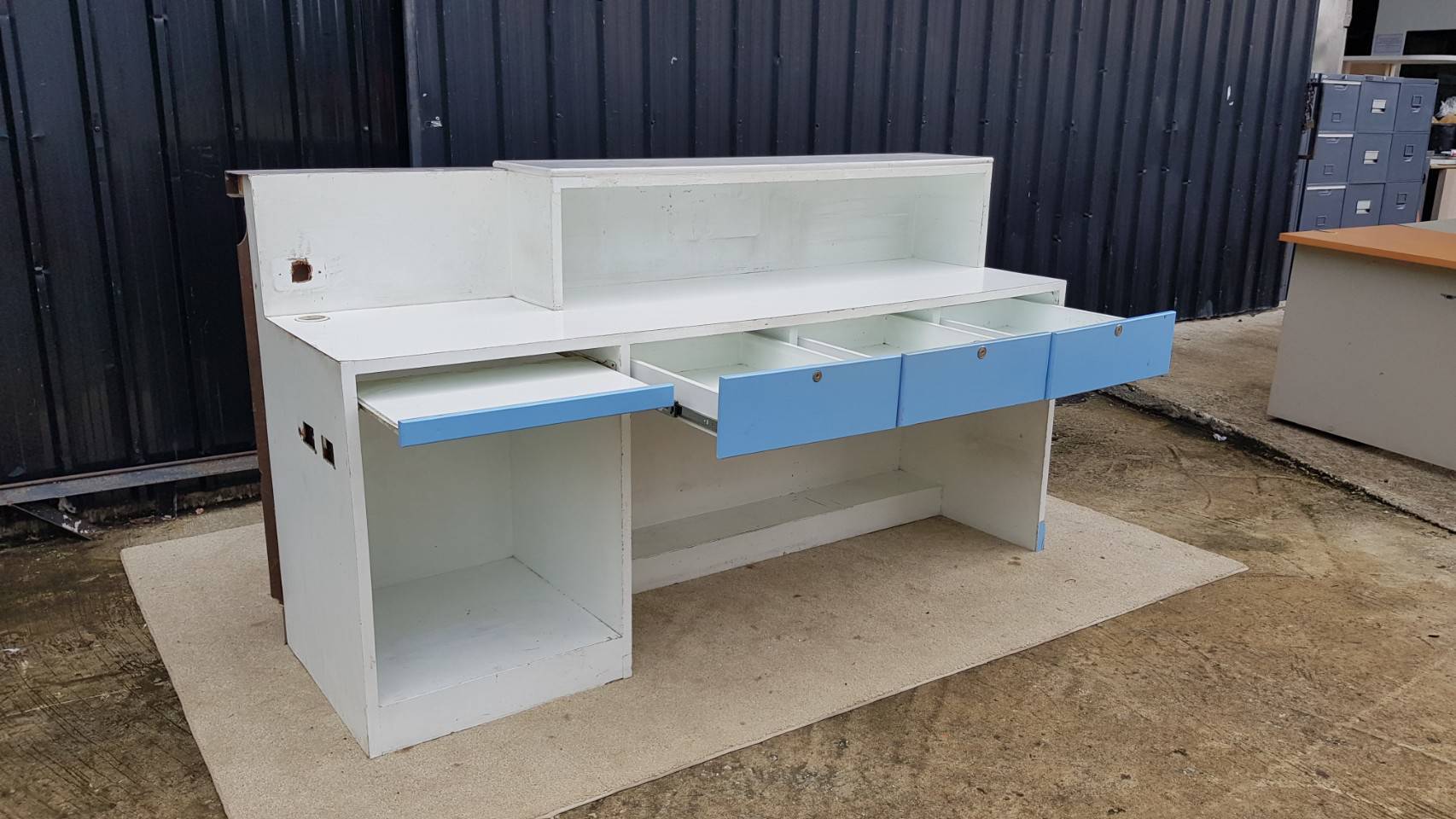 เคาน์เตอร์ไม้ เคาน์เตอร์รับแขก 3 ลิ้นชัก สีขาว (1)