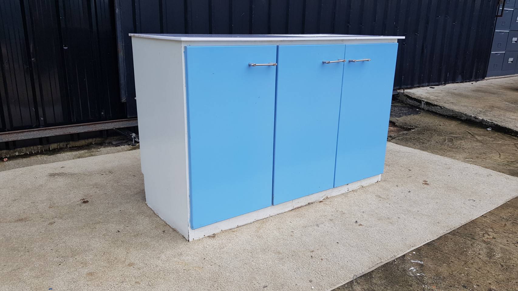 ตู้ไม้ 3 บานเปิด สีฟ้า (1)