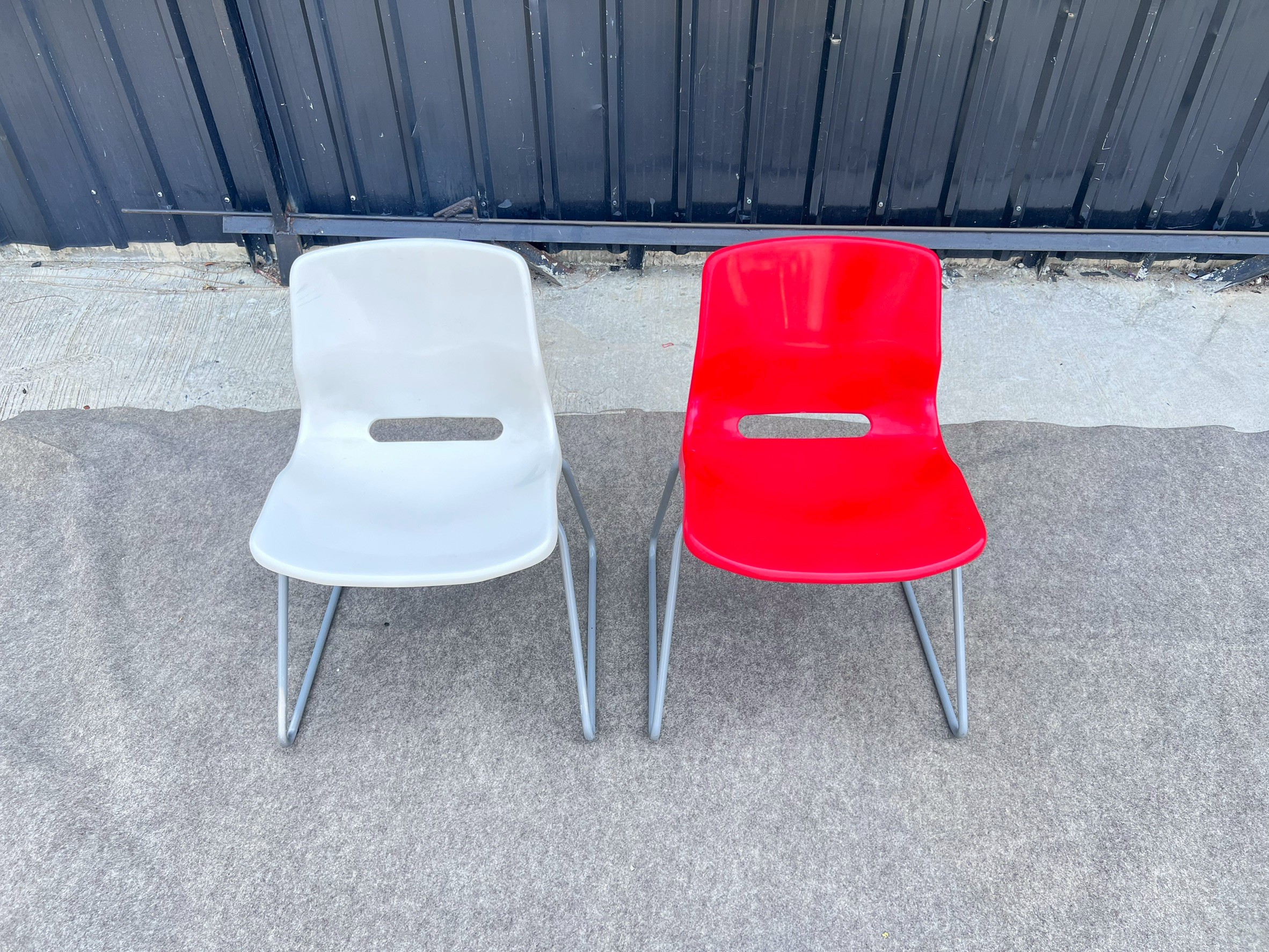 เก้าอี้พลาสติก ขาเหล็ก ยี่ห้อ IKEA รุ่น SNILLE (58)