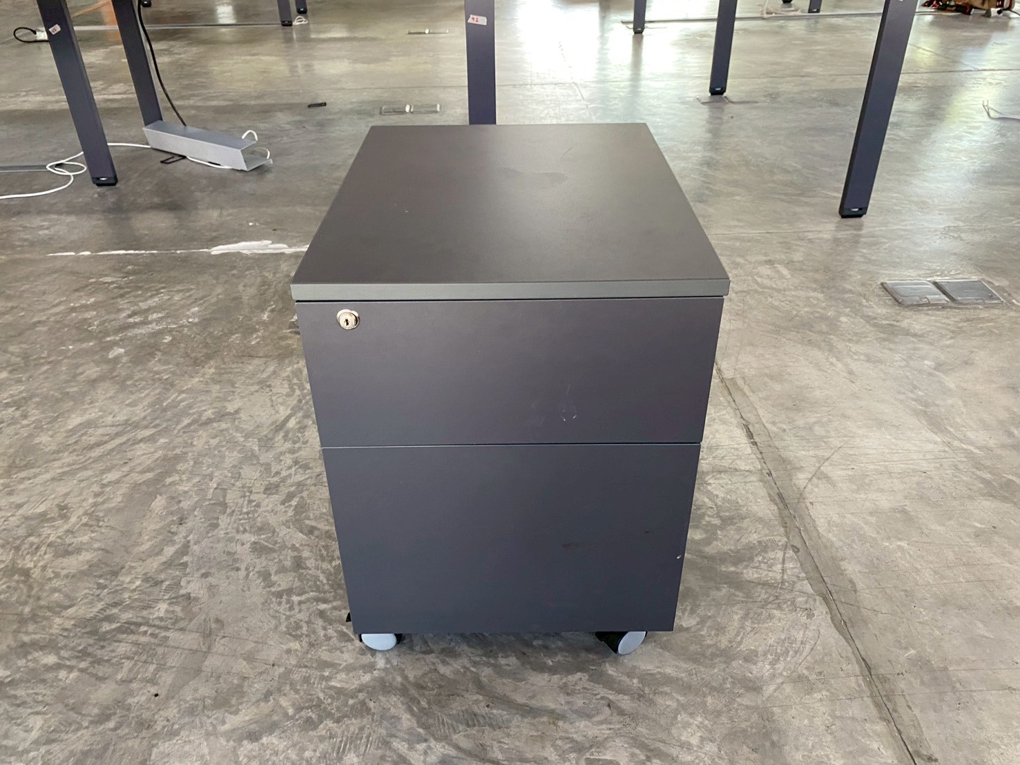 ตู้โมบาย 2 ลิ้นชัก ล้อเลื่อน สีเทาเข้ม (15)