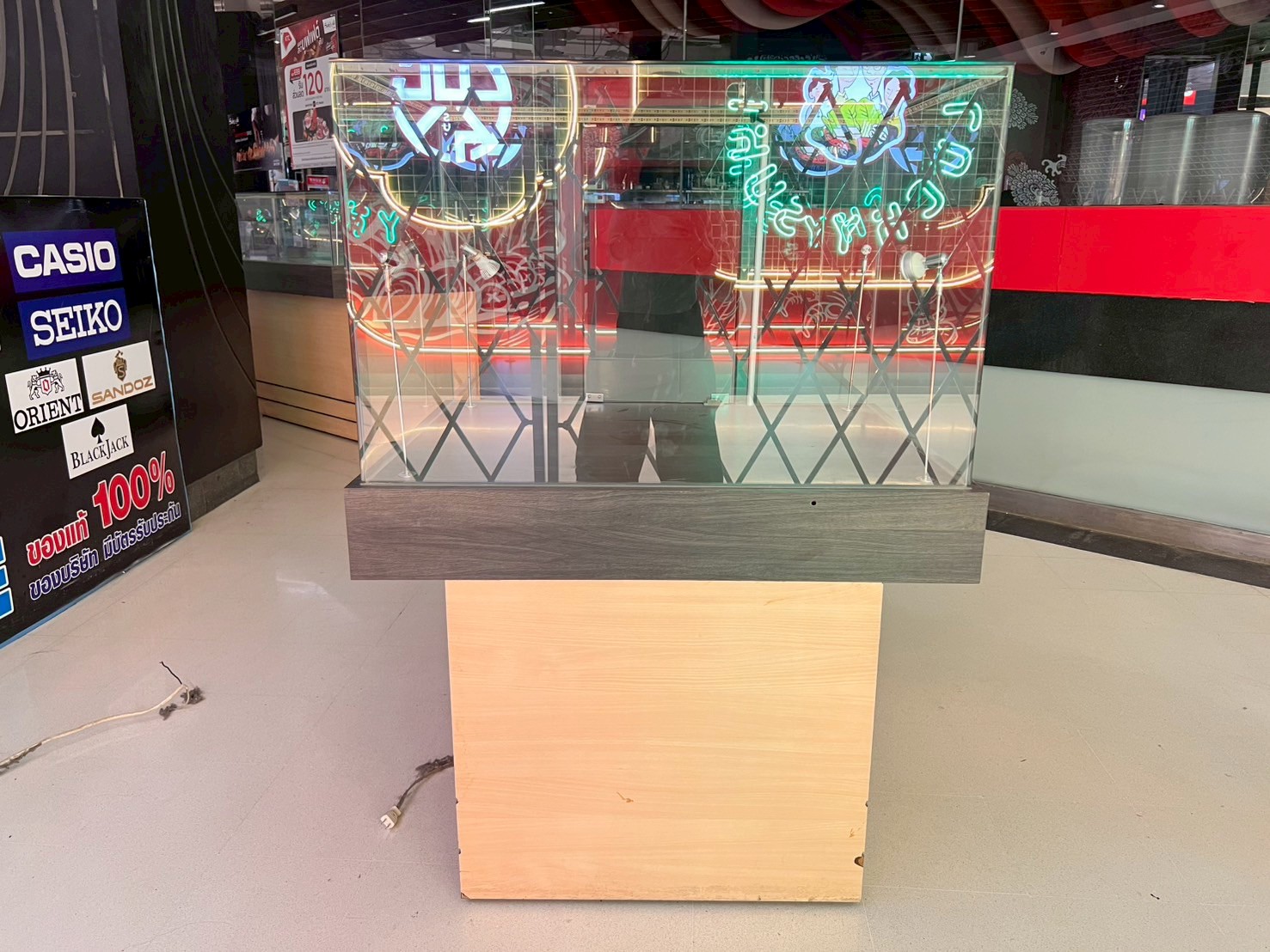 ตู้จิวเวลรี่ ตู้กระจกโชว์สินค้า  ทรงสี่เหลี่ยม ทรงไม้ (1)