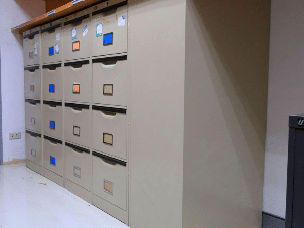 Steel filing cabinet with 4 drawers, Lucky brand