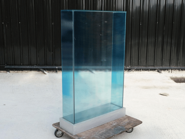 珠宝柜，玻璃柜，高大产品展示，内部开放*无轮子