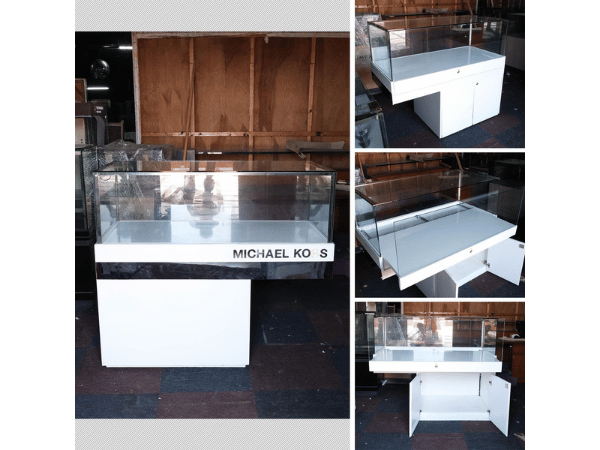 珠宝柜、玻璃柜展示产品长方形抽屉式玻璃门白色木质底座，黑色饰边