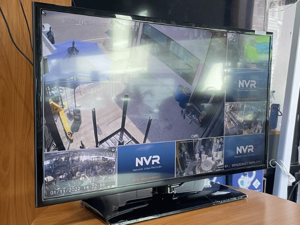 Samsung LCD television 40 inches, model UA40F5000AR