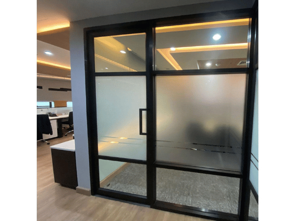 ประตูกระจก โครงอะลูมิเนียมกรอบดำ (3)