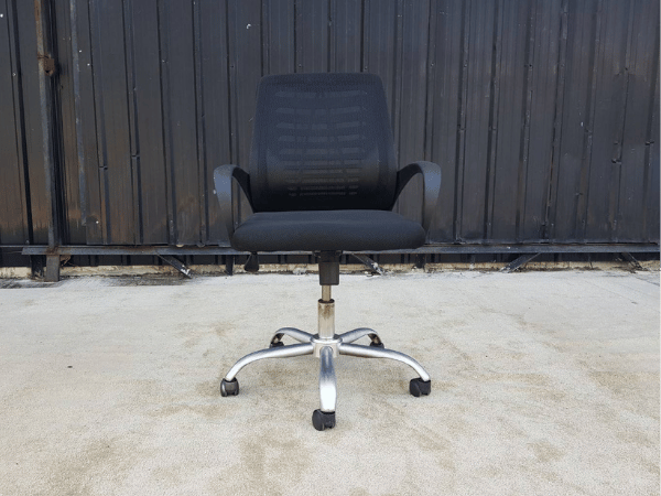 เก้าอี้สำนักงาน พนักพิงตาข่าย เบาะผ้า สีดำ (1)