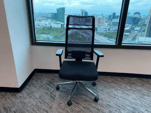 เก้าอี้สำนักงาน ขาเหล็ก เบาะผ้า พนักพิงตาข่าย ทรงสูง  สีดำ ยี่ห้อ Modernform (4)