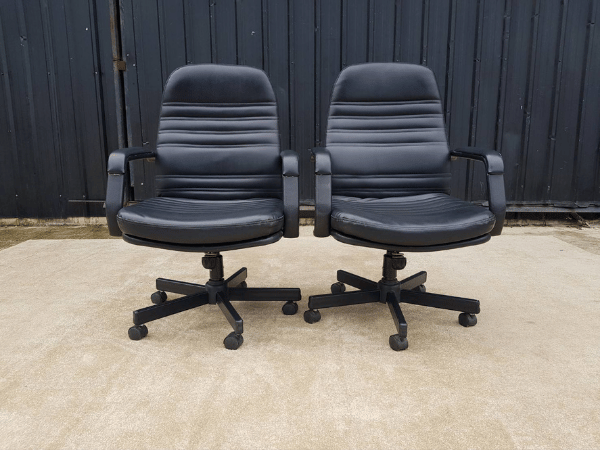 เก้าอี้สำนักงานผู้บริหาร เบาะหนัง สีดำ (2)