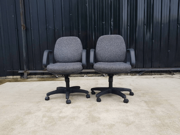 เก้าอี้สำนักงาน เบาะผ้า สีเทา ยี่ห้อ DEC (2)
