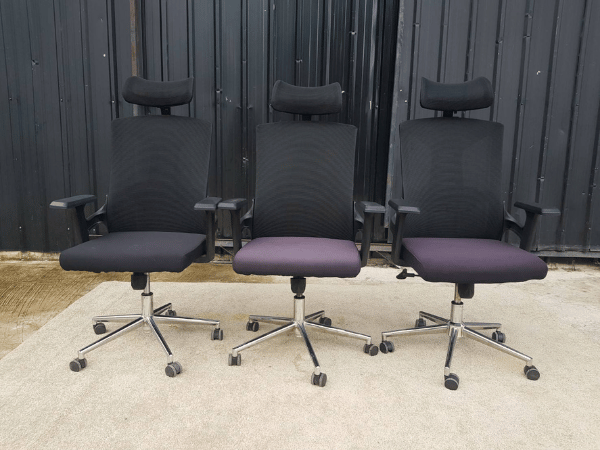 เก้าอี้สำนักงาน เบาะผ้าสีม่วง พนักพิงตาข่าย เสริมที่พิงศีรษะ สีดำ (7)