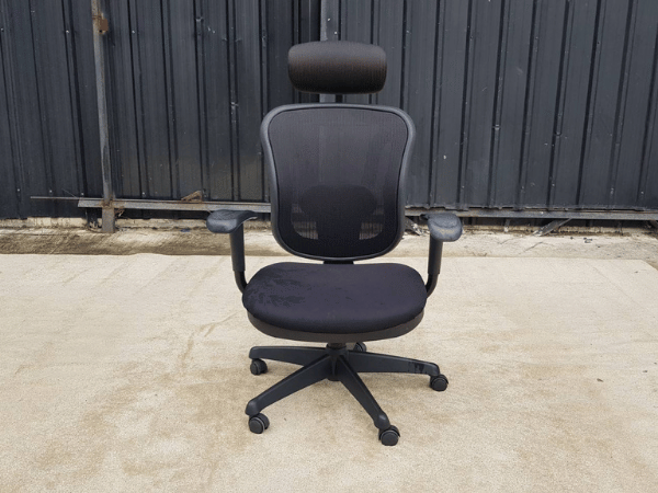 เก้าอี้สำนักงาน เบาะผ้า พนักพิงตาข่าย พร้อมพนักพิงศีรษะ สีดำ (1)