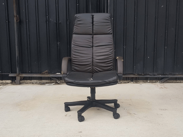 เก้าอี้สำนักงาน เก้าอี้ผู้บริหหาร เบาะหนัง สีดำ (1)