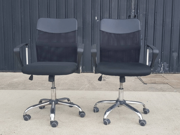 เก้าอี้สำนักงาน เบาะผ้า พนักพิงตาข่าย สีดำ (4)