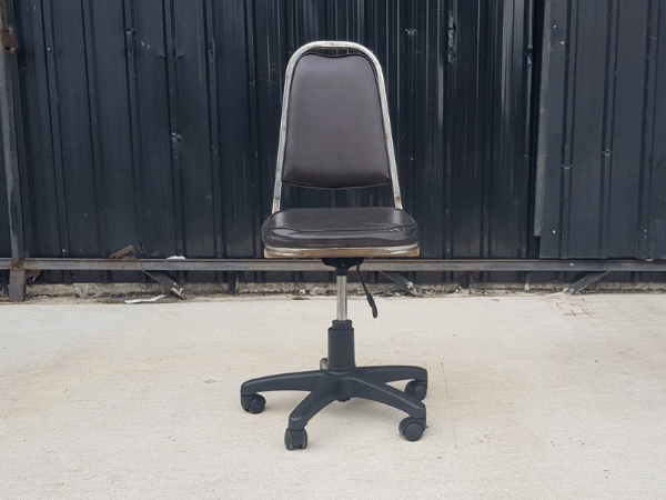 เก้าอี้สำนักงาน เบาะหนัง สีดำ (1)