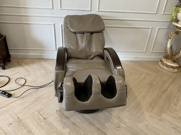 เก้าอี้นวดไฟฟ้า OTO CYBER-Revive รุ่น CV-1680 (1)