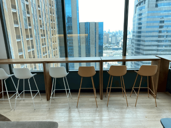 吧椅，钢腿，白色，棕色，简约风格_Q4VLGD6Y0V