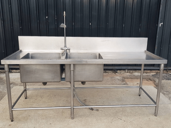 双孔不锈钢水槽，带右侧支架