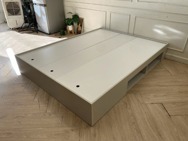 5英尺木质床，灰色，带床头储物空间