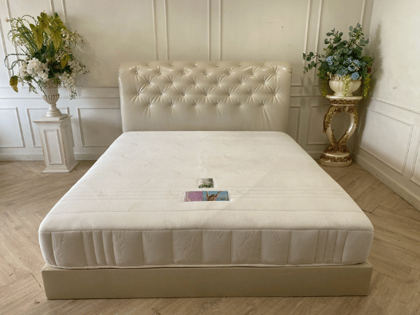 เตียง 6 ฟุต ปักหมุด เบาะหนัง สีเทา ที่นอน 6 ฟุต หนา 10 นิ้ว ยี่ห้อ Nice Sleep (1)