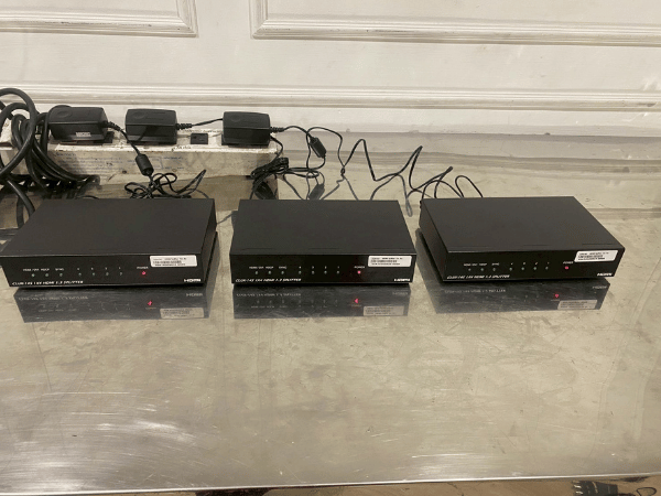 กล่องแยก-ขยายสัญญาณ แบบ HDMI 1 IN/4 OUT HDMI SPLITTER ยี่ห้อ CYP รุ่น CLUX-14S (3)