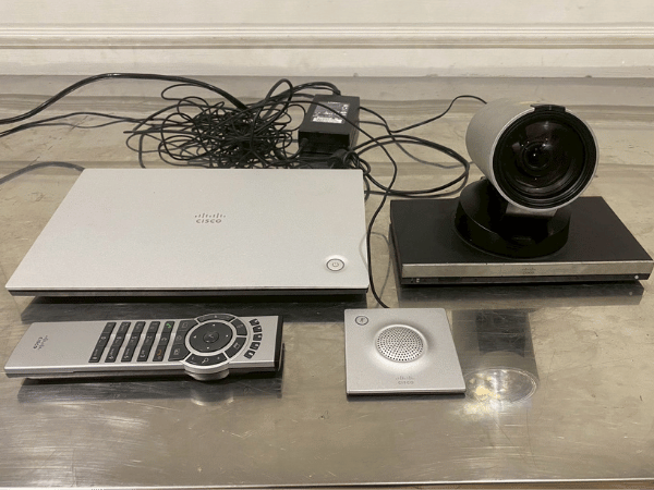 เครื่องประชุมทางวิดีโอ ยี่ห้อ CISCO (1)