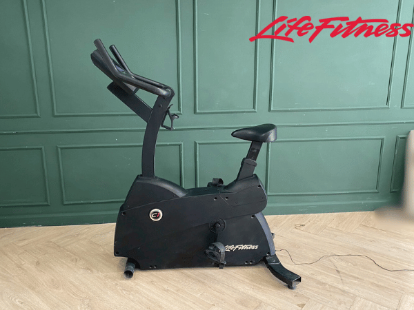 จักรยานออกกำลังกาย Life Fitness C1 Life Fitness C1 Lifecycle Exercise Bike (1)