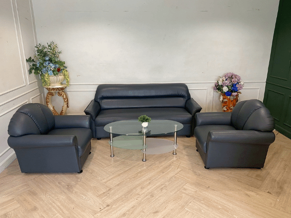 โซฟารับแขก เบาะหนัง 2+1+1 สีกรม โต๊ะกลางขาสแตนเลส ท็อปกระจก (1)